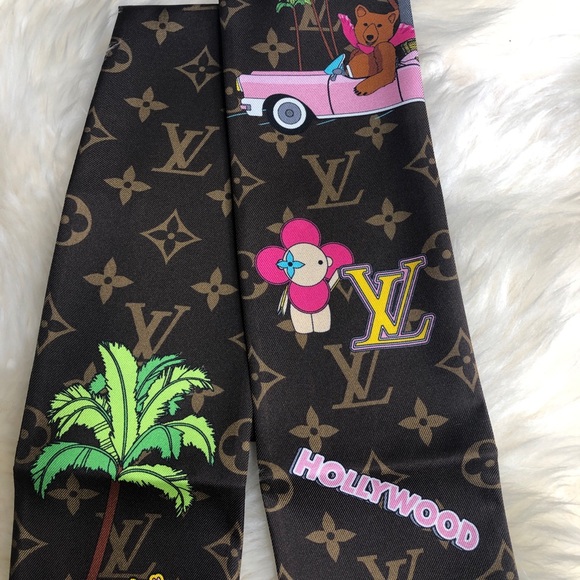 NEW Set of 2 Louis Vuitton Xmas Animation Hollywood and China Bandeau 2021 - Picture 8 of 11